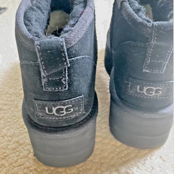UGG Classic Ultra Mini Platform shearling boots | NET-A-PORTER UGG MICRO MINI PLATFORM BOOTS